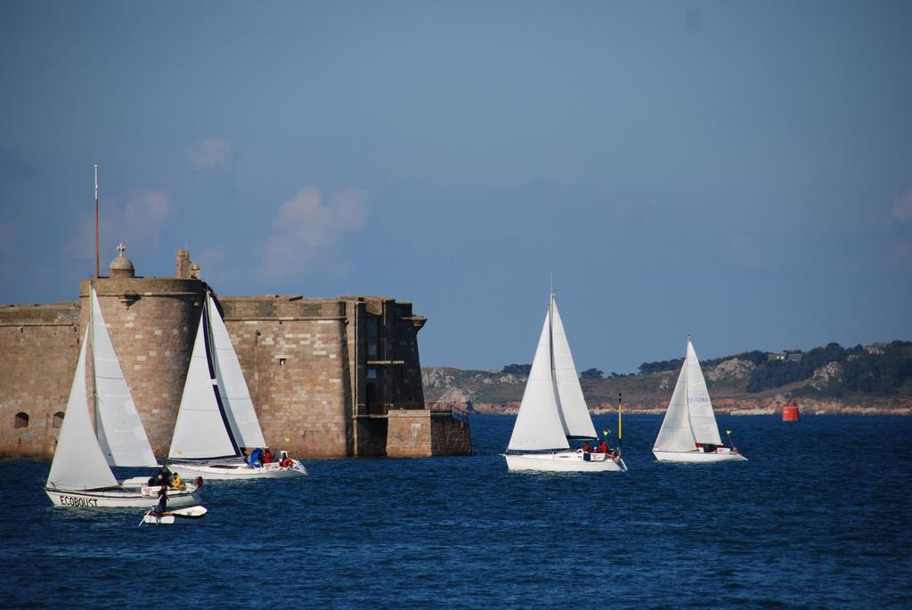The Originals Boutique, Hotel De La Baie De Morlaix Carantec Esterno foto